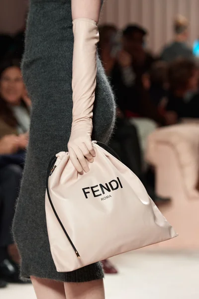 Look 25